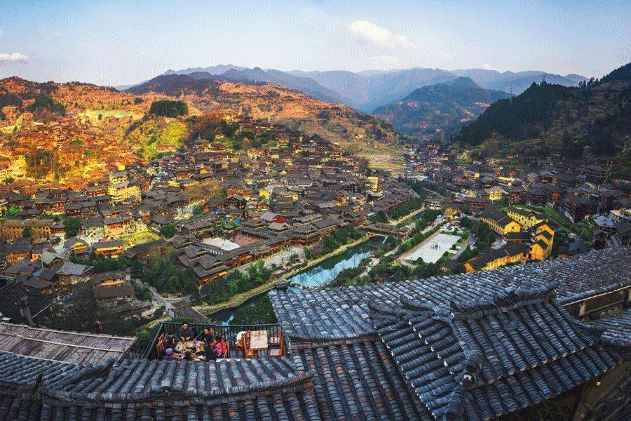 外交部发言人就贵州相关评论文章发表观点