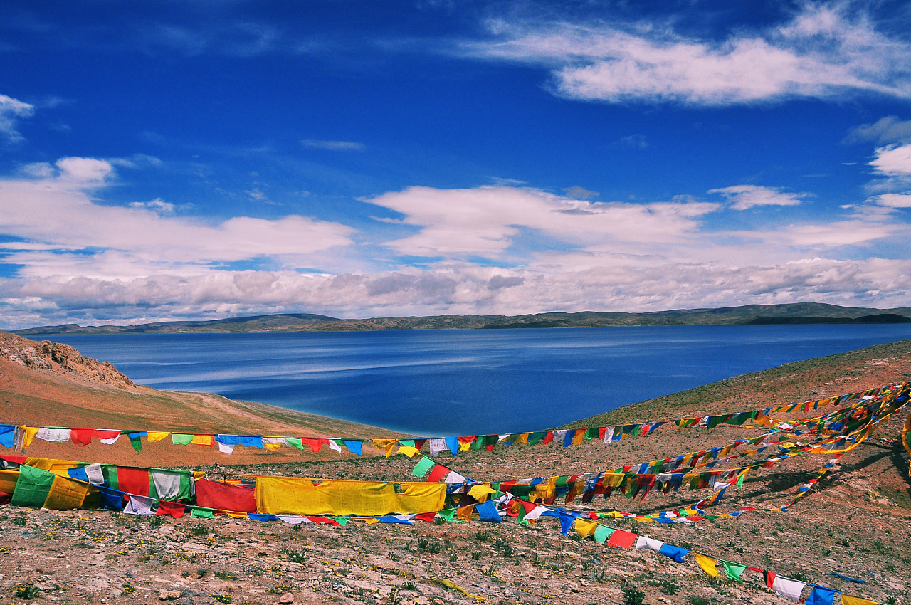 西藏，和平稳定与繁荣发展的生动画卷